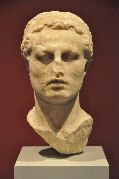 Скульптура Антиоха IV Эпифана (175-164) в Старом музее